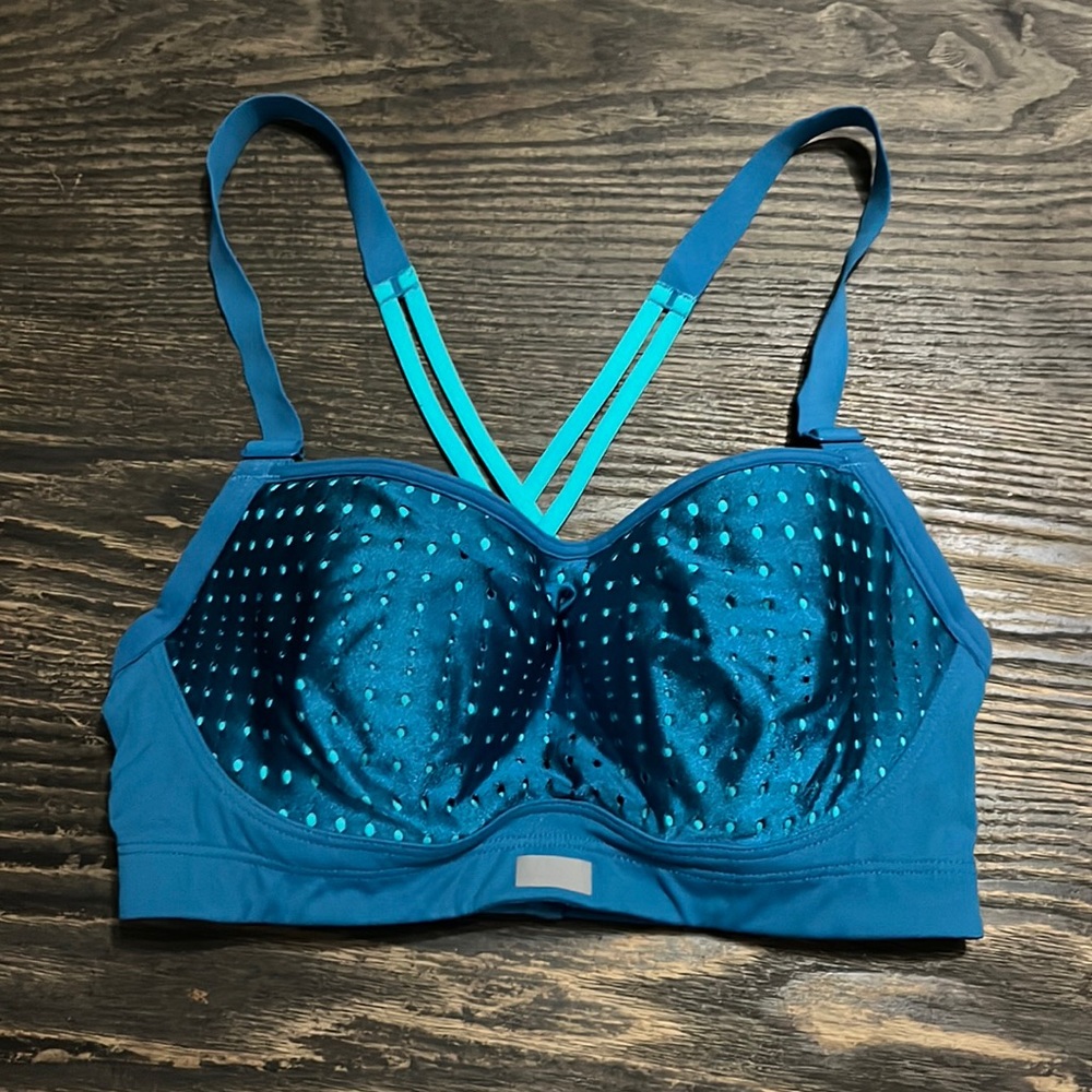 Victorias Secret Sports Bra 32C
